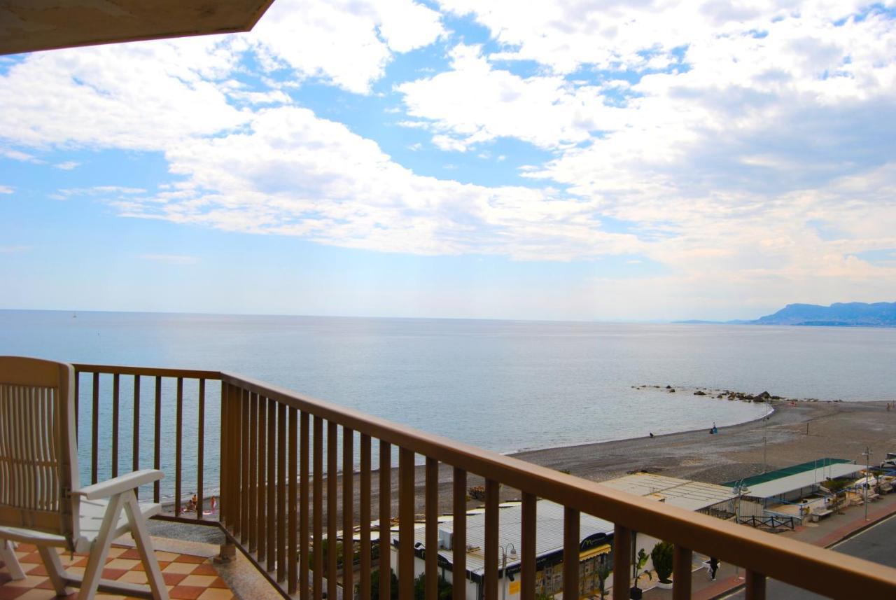 Gaiavacanze Beach Apartment Bordighera Εξωτερικό φωτογραφία