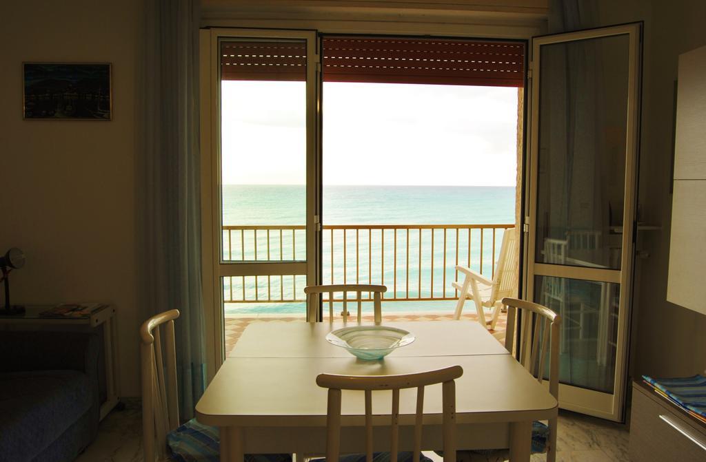 Gaiavacanze Beach Apartment Bordighera Εξωτερικό φωτογραφία
