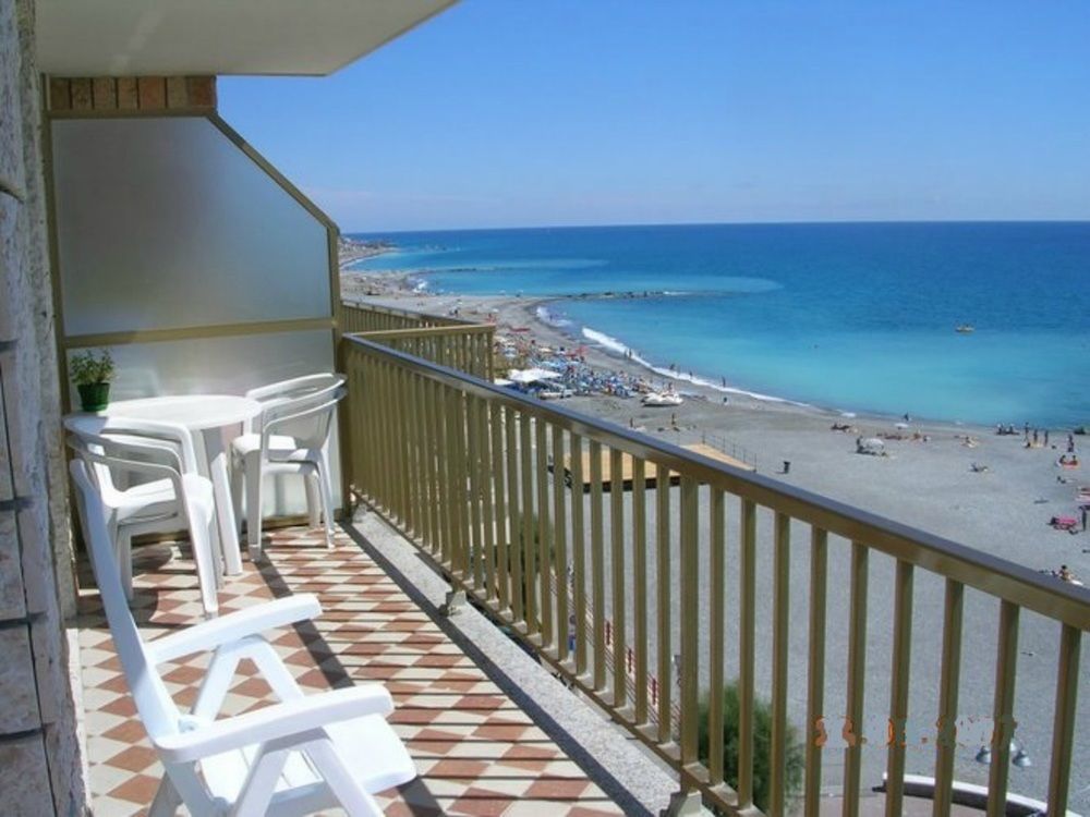 Gaiavacanze Beach Apartment Bordighera Εξωτερικό φωτογραφία